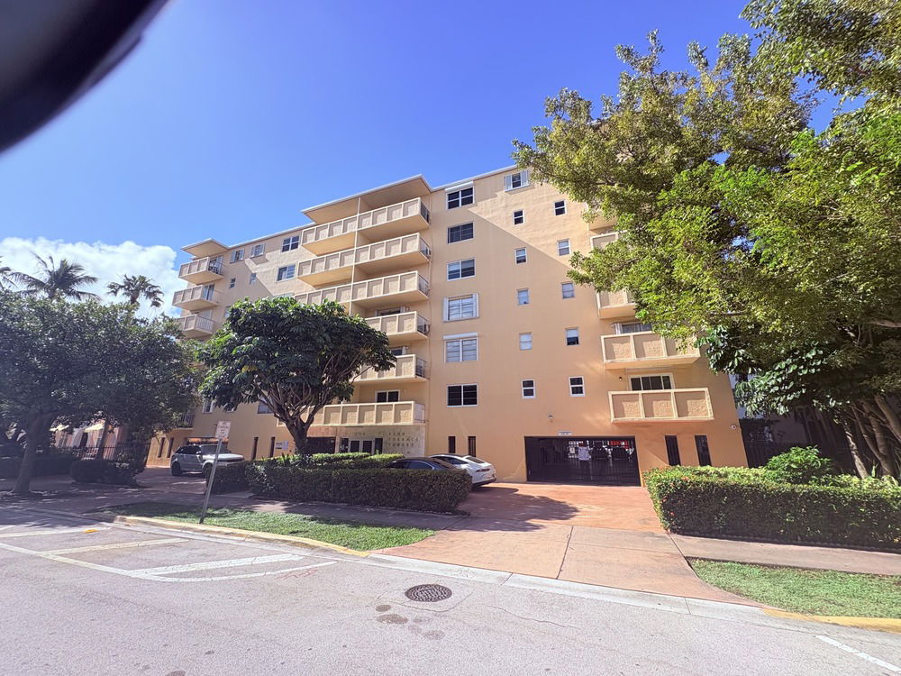 Penn Terrace Towers  photo 2